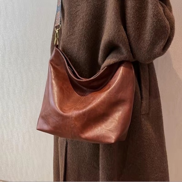 1 LEFT! Brown Faux Leather Hobo Crossbody Purse - Picture 3 of 6